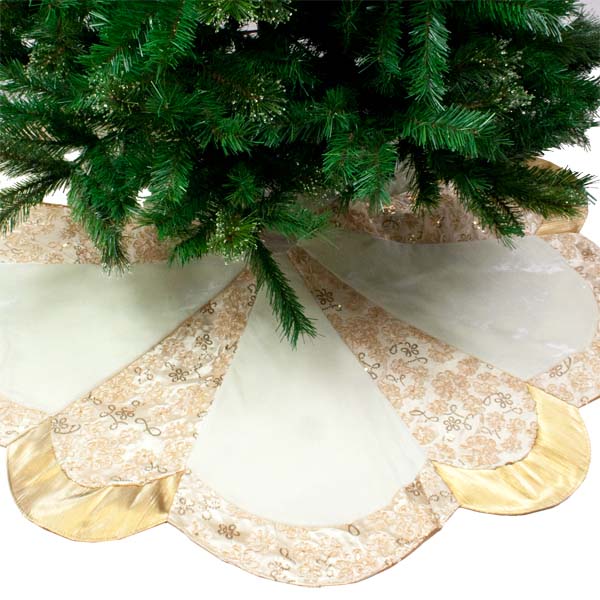 Cream & Gold Opulent Scalloped Edged Tree Skirt - 122cm