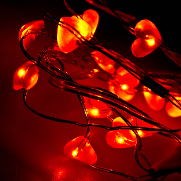 Konstsmide 1m Length Of 20 Red Heart Indoor Static Or Flashing Battery Operated LED Fairy Lights Metallic Cable
